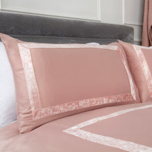 Load image into Gallery viewer, Sienna Crushed Velvet Border Duvet Set - Blush Pink
