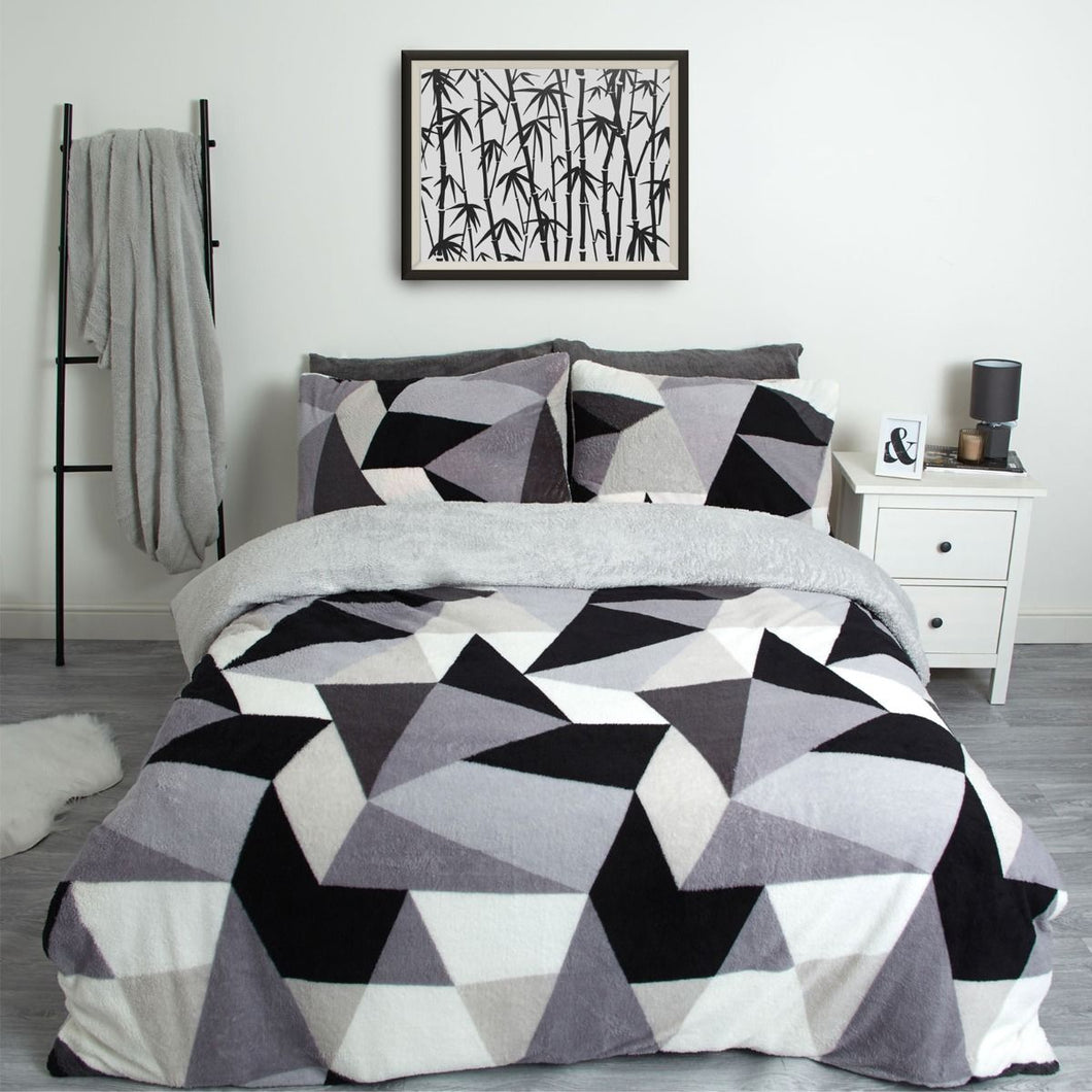 Dreamscene Shapes Teddy Fleece Duvet Cover Set - Grey